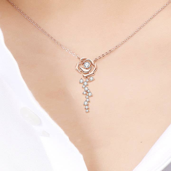 Collana con Ciondolo a Forma di Rosa in Moissanite - ROMA GEMS